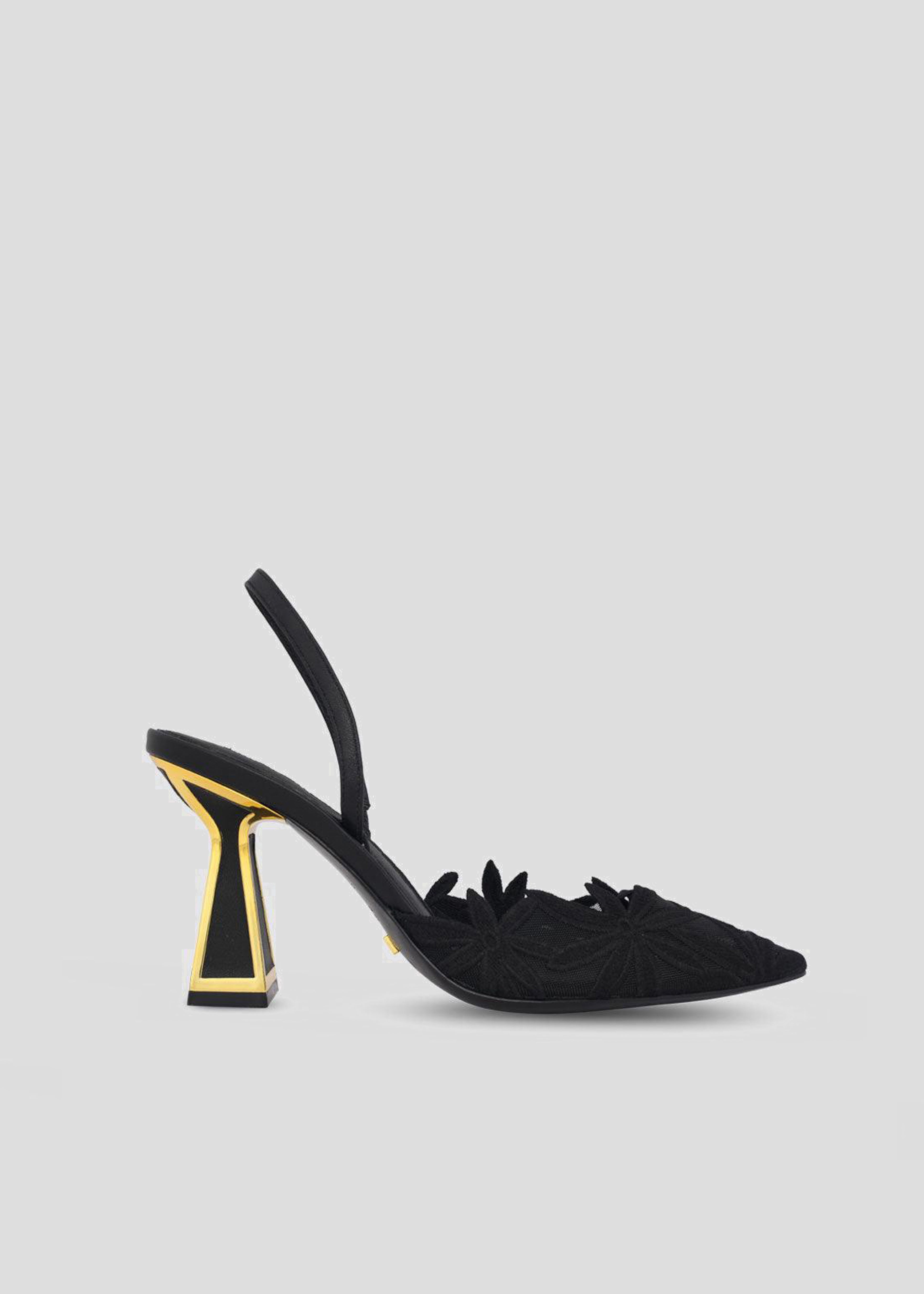 Amaya Pumps