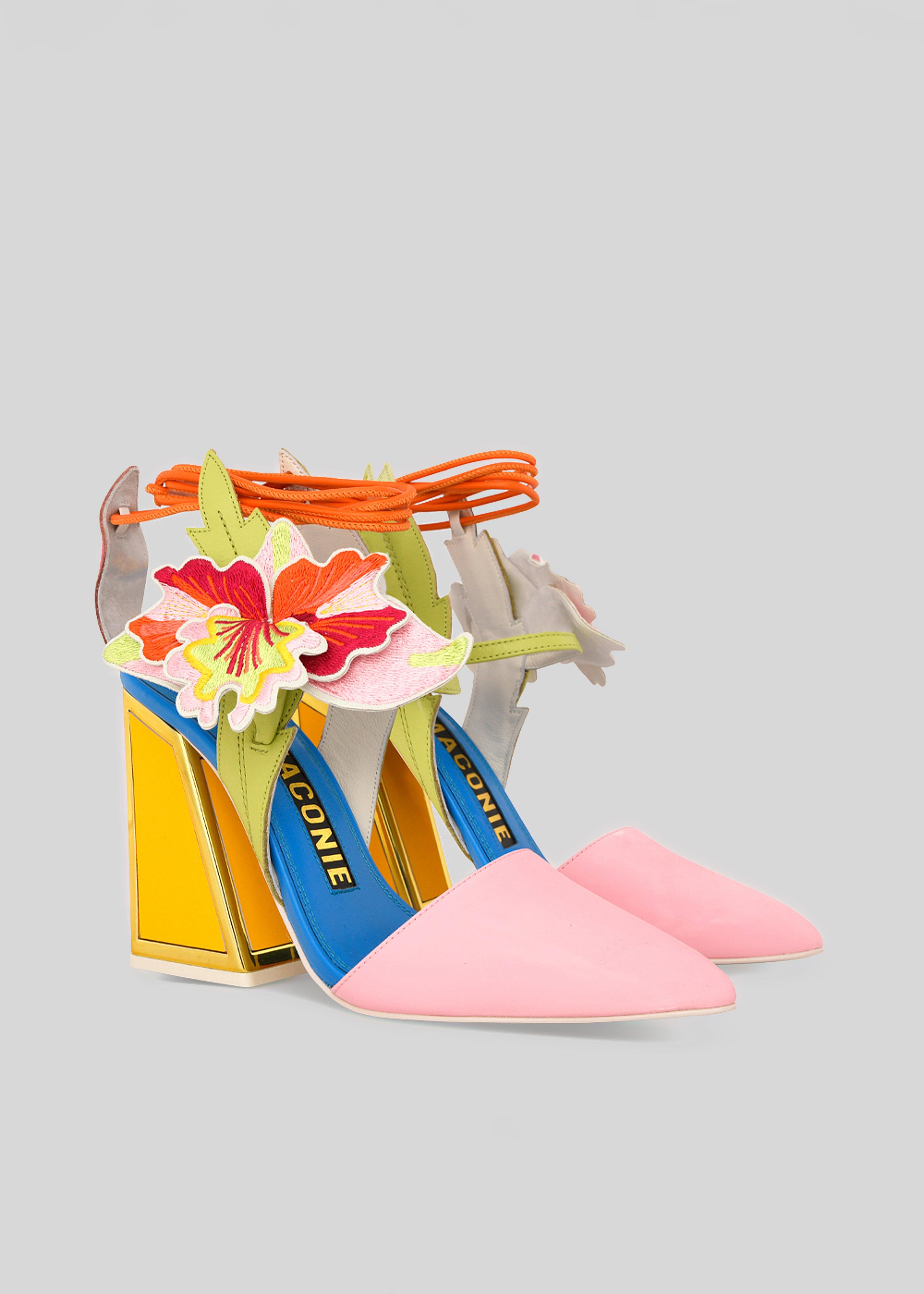 Amanza Pumps