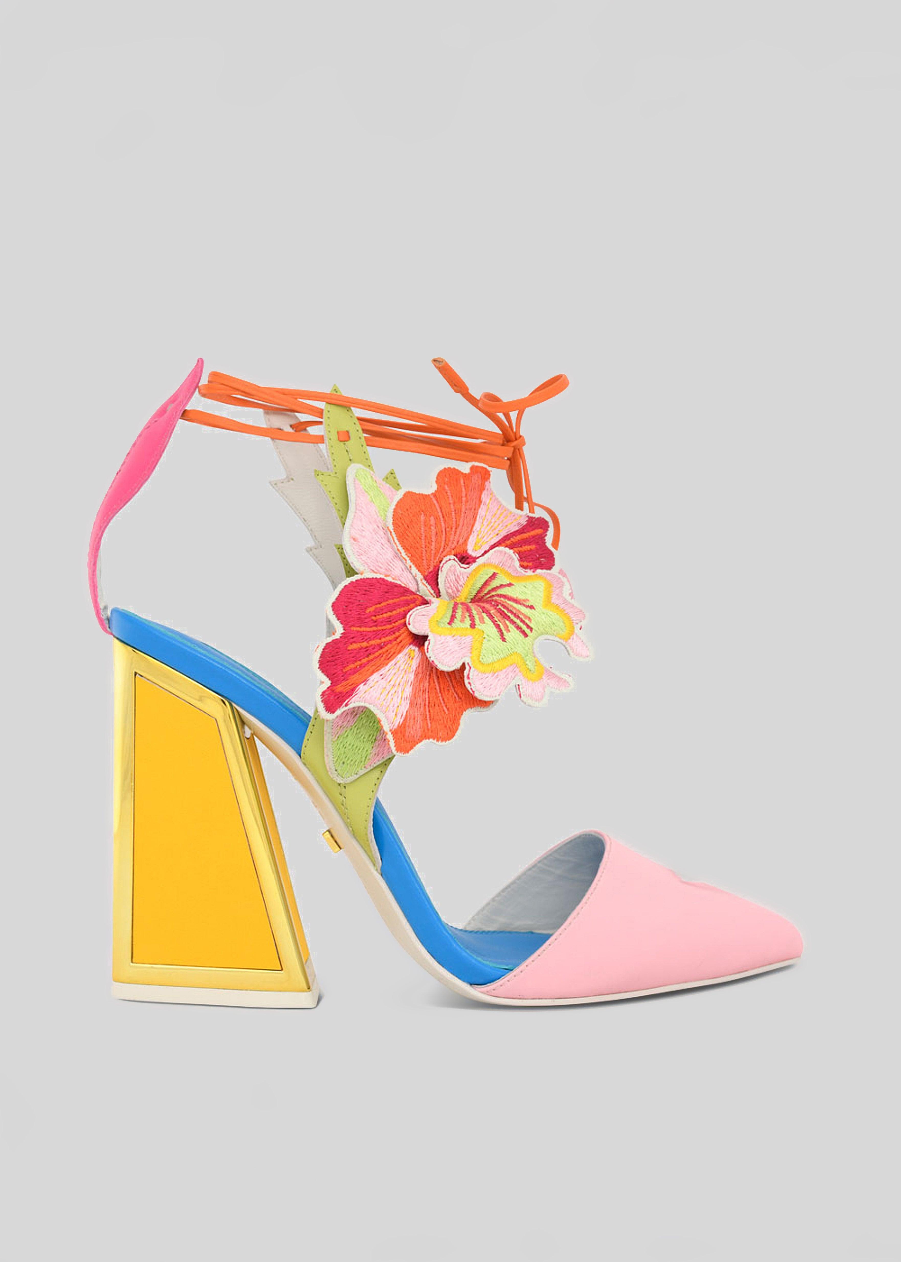 Amanza Pumps