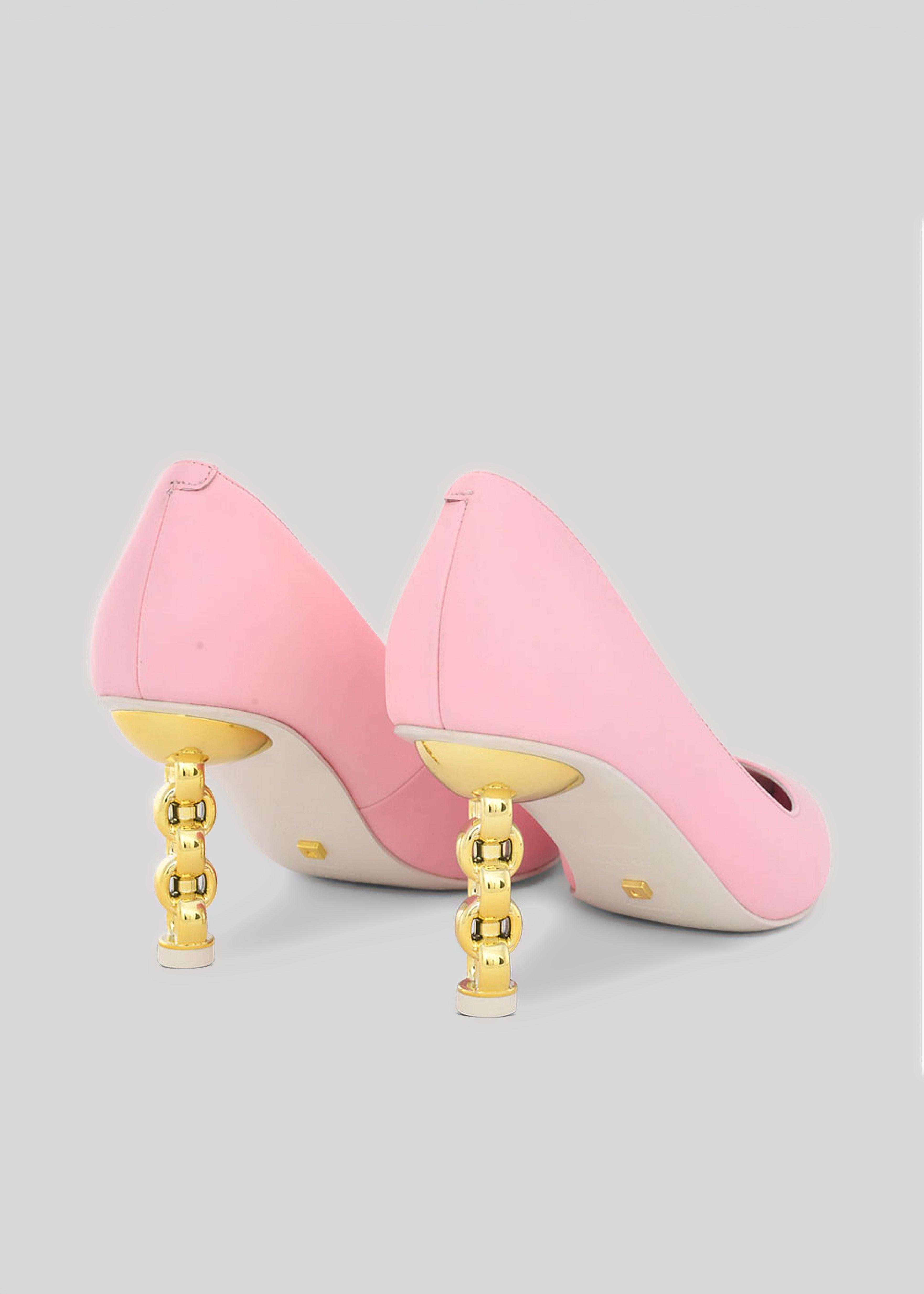 Rei Pumps