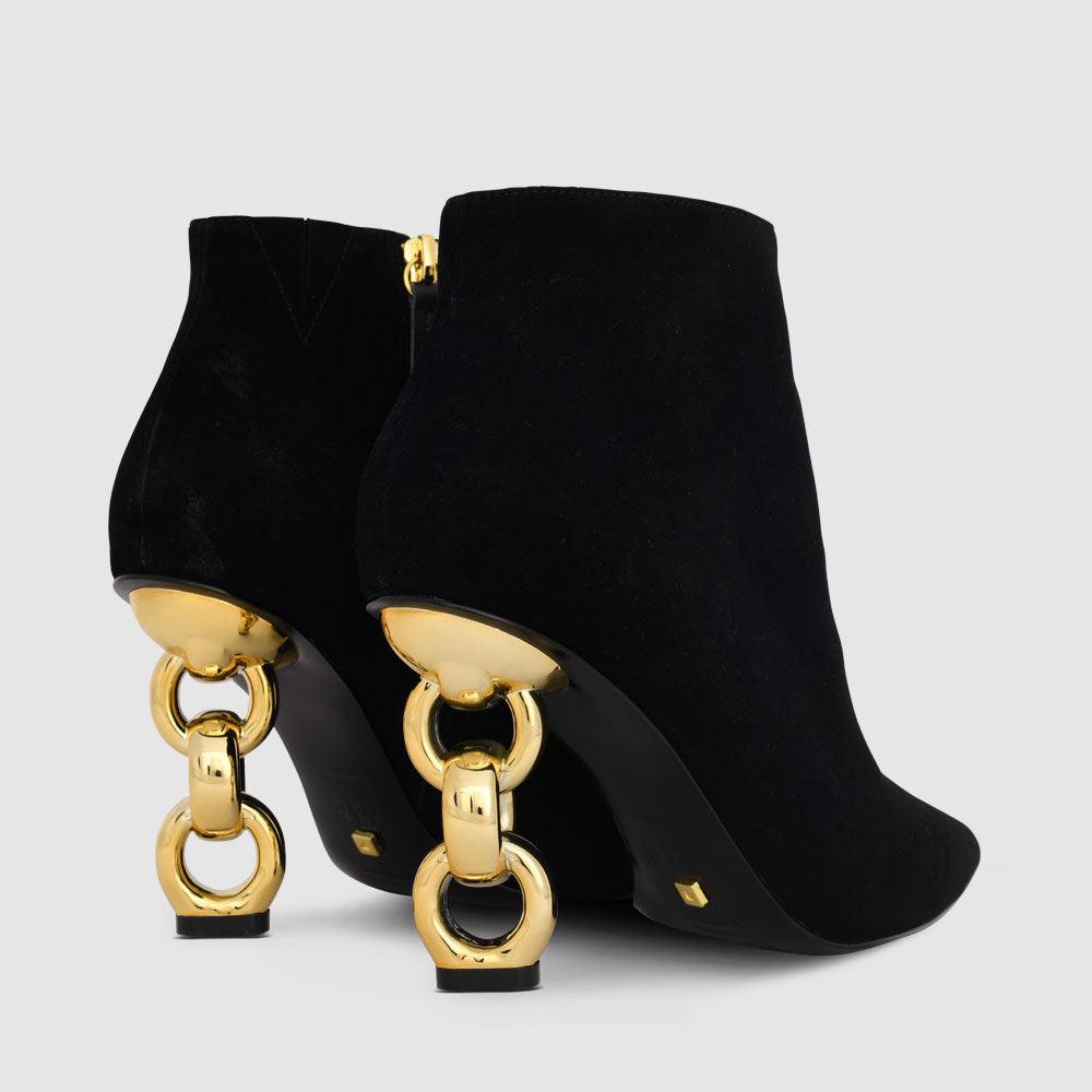 Toni Boots - Kat Maconie