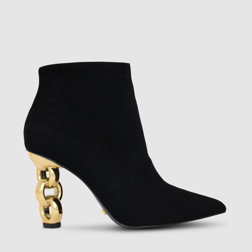 Toni Boots - Kat Maconie
