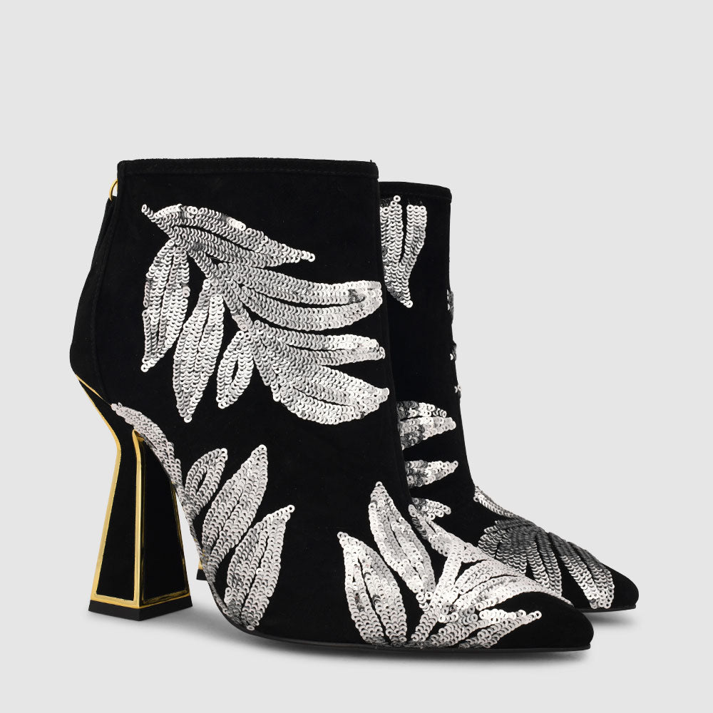 Lucie Boots - Kat Maconie