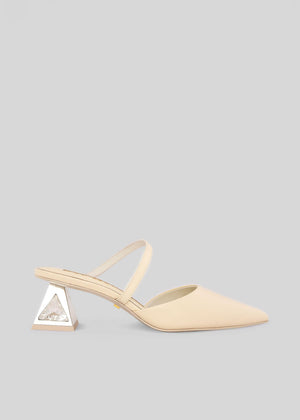 Aisha Pumps