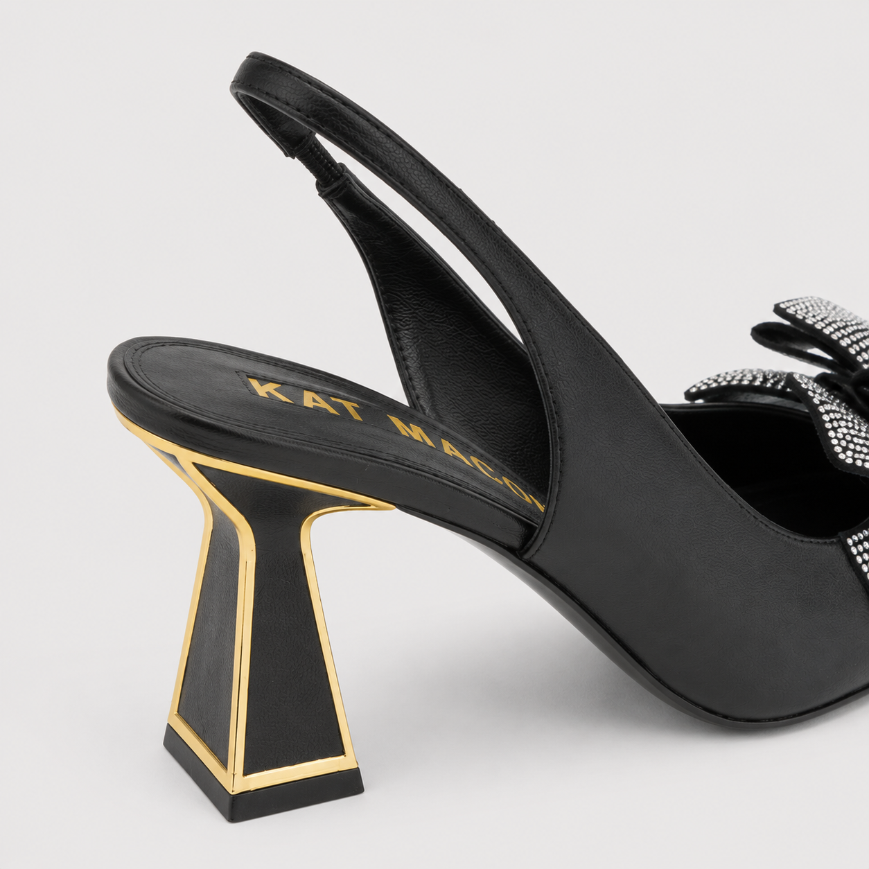 Henni Slingback