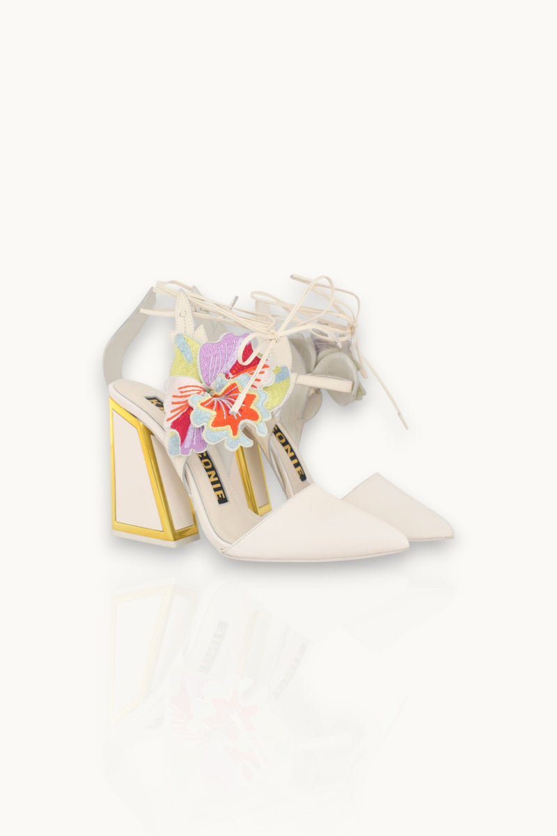Amanza Pumps