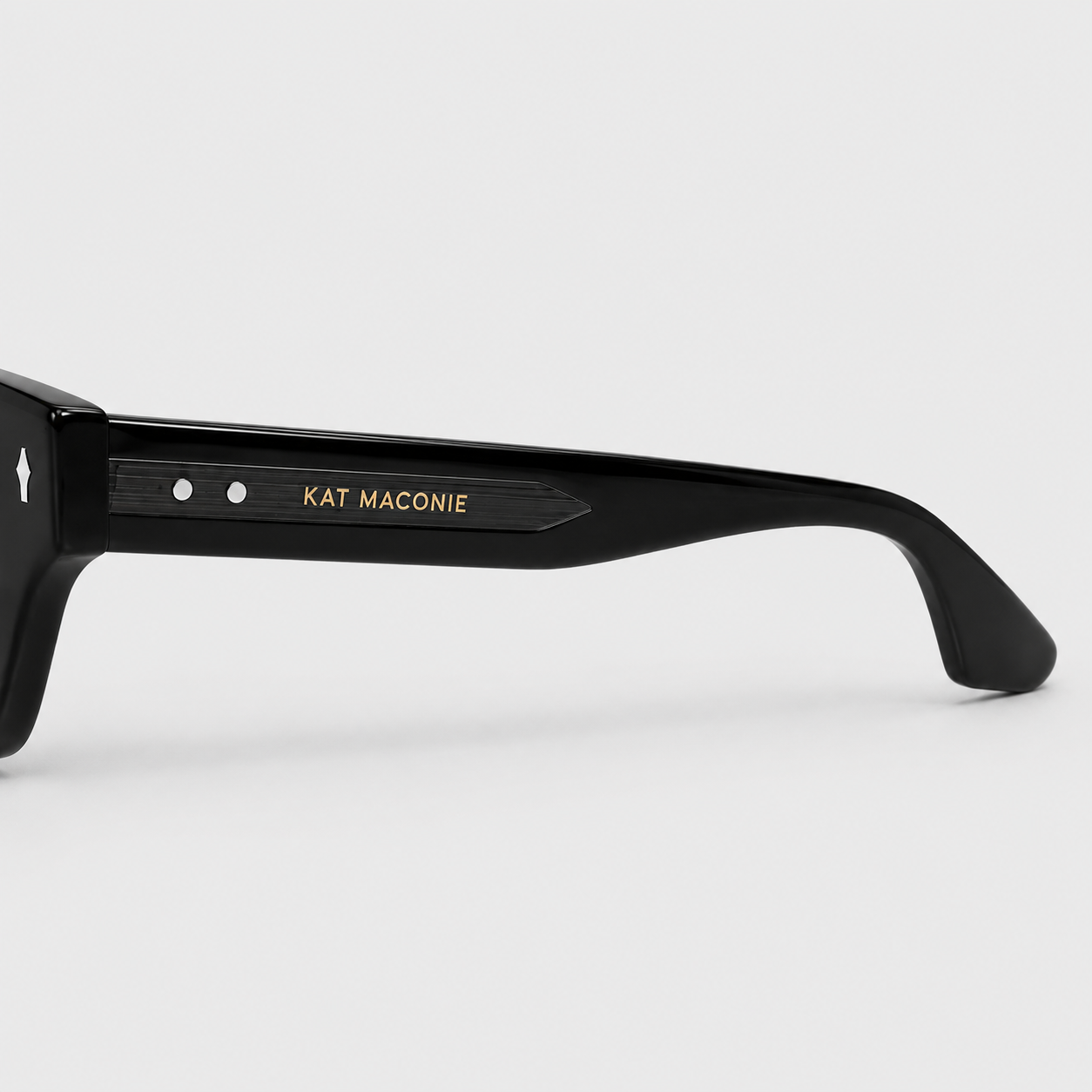 ZYRA SQUARE SUNGLASSES