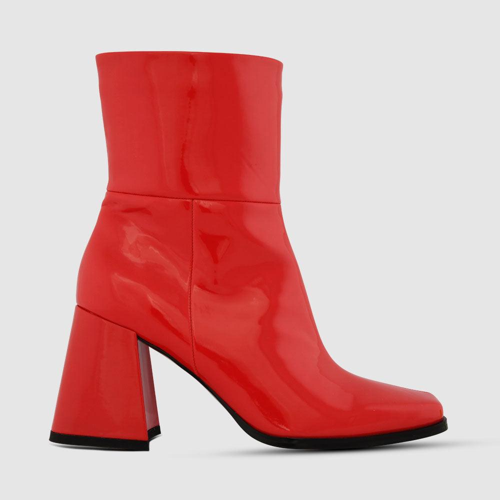 Saffle Boots - Kat Maconie