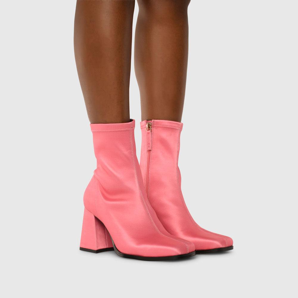 Elva Boots - Kat Maconie