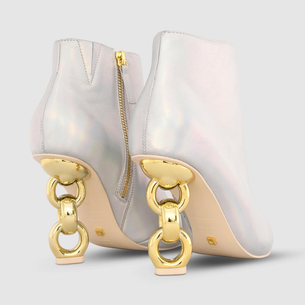 Toni Boots - Kat Maconie