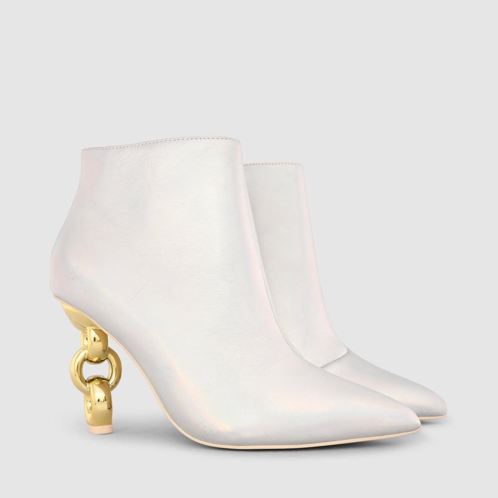 Toni Boots - Kat Maconie