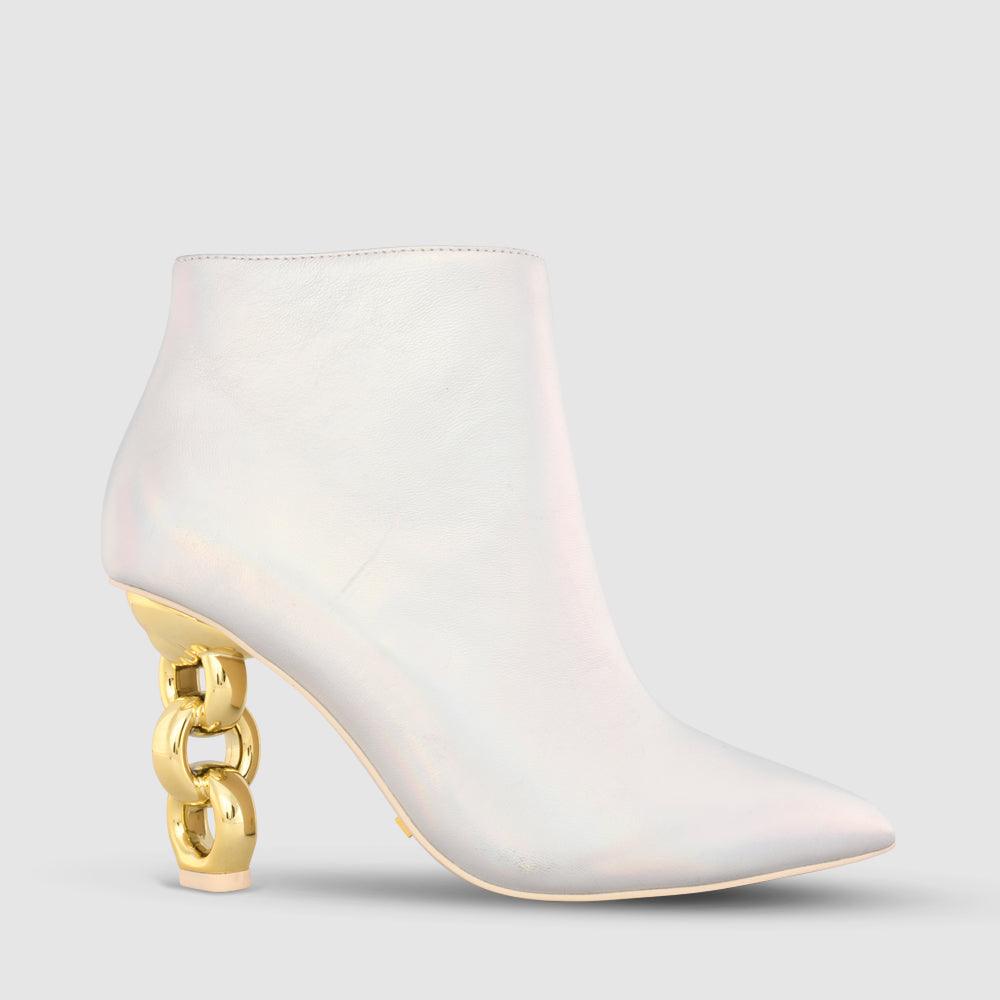 Toni Boots - Kat Maconie