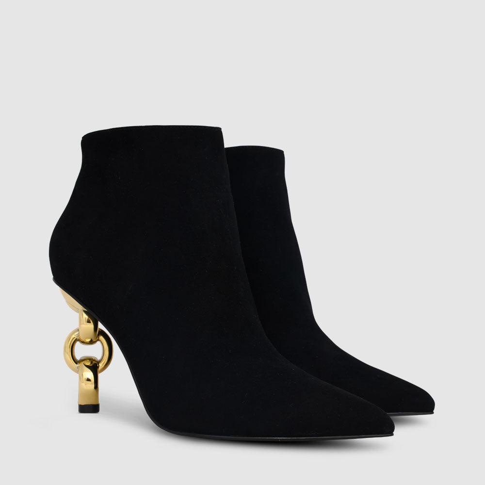 Toni Boots - Kat Maconie