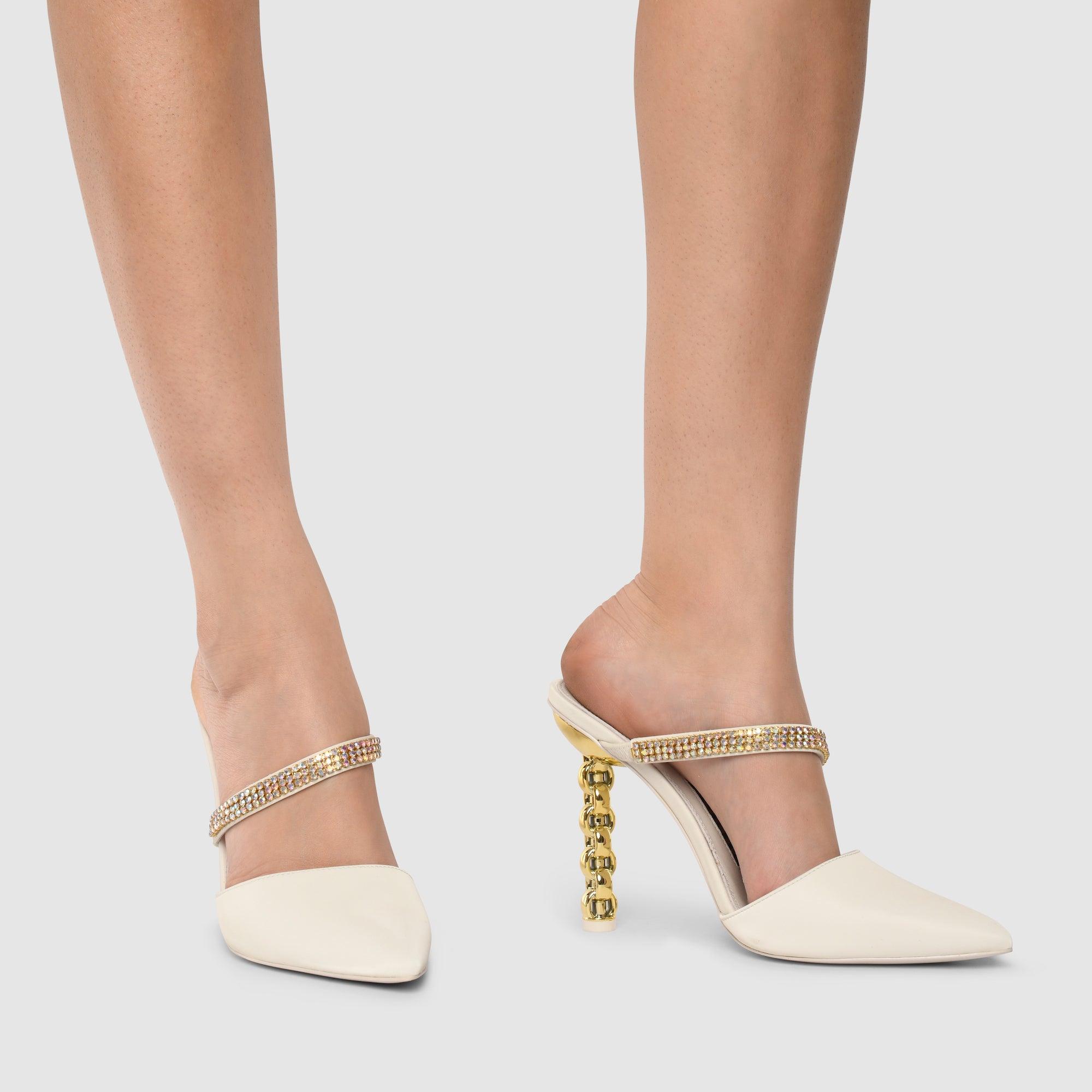 Maddy Mules - Kat Maconie