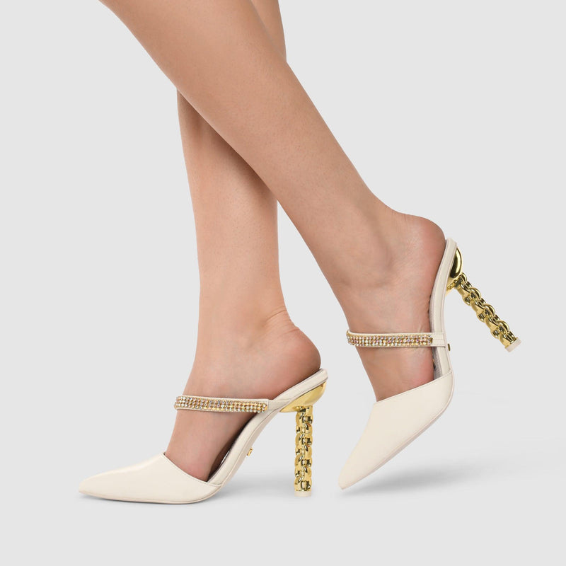 Maddy Mules - Kat Maconie