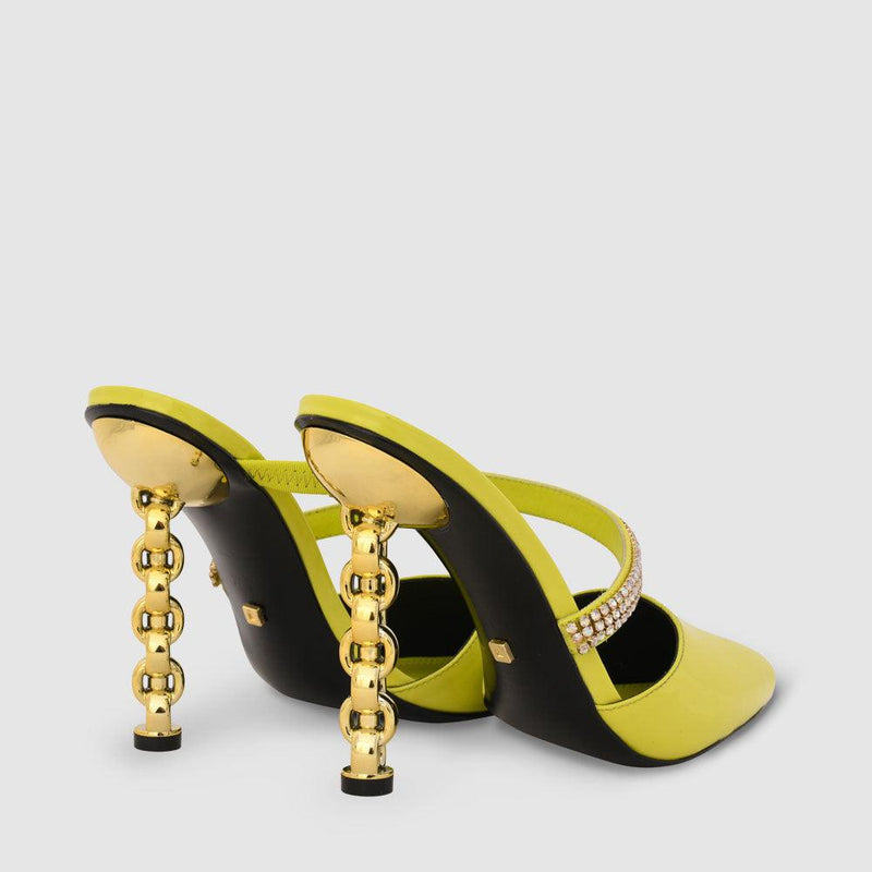 Maddy Mules - Kat Maconie